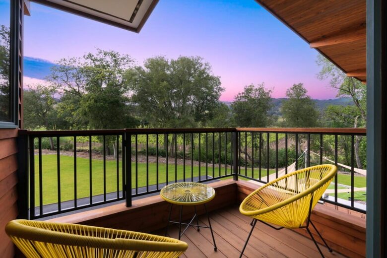 Pure Luxury: Casa Gaga Estates- Vineyard Retreat - Geyserville, California