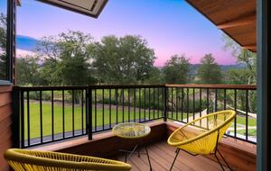 Pure Luxury:       Casa Gaga Estates- Vineyard Retreat
