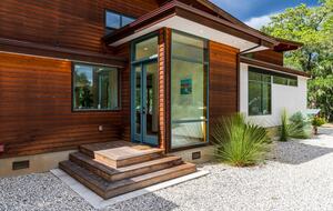 Pure Luxury:       Casa Gaga Estates- Vineyard Retreat