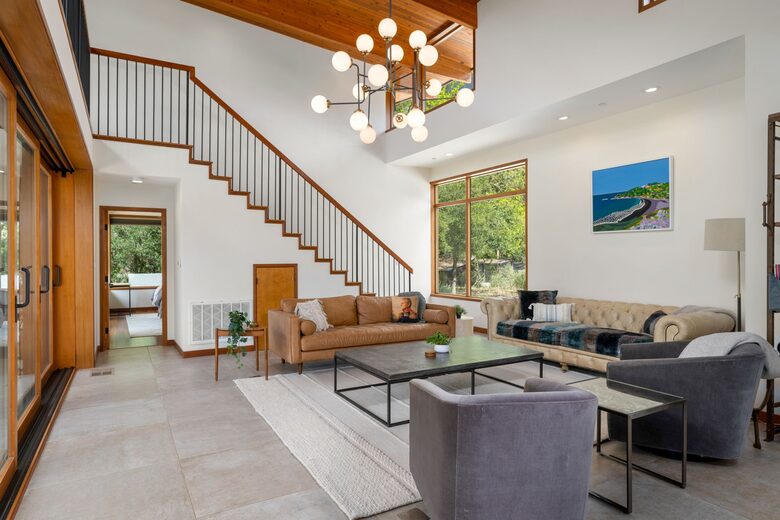 Pure Luxury: Casa Gaga Estates- Vineyard Retreat - Geyserville, California