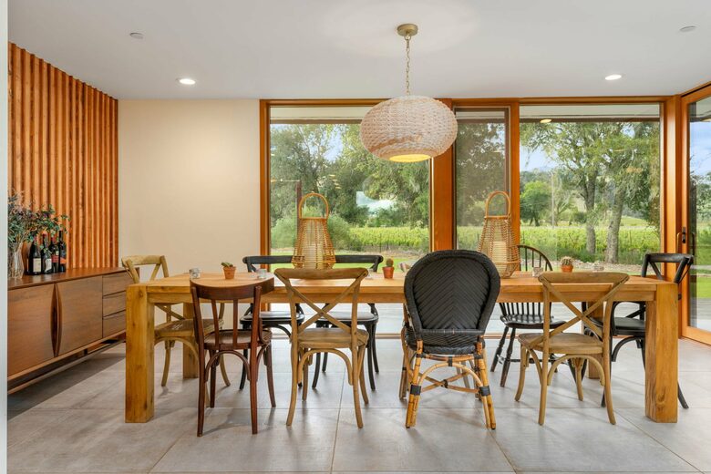 Pure Luxury: Casa Gaga Estates- Vineyard Retreat - Geyserville, California