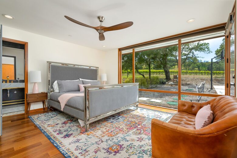 Pure Luxury: Casa Gaga Estates- Vineyard Retreat - Geyserville, California