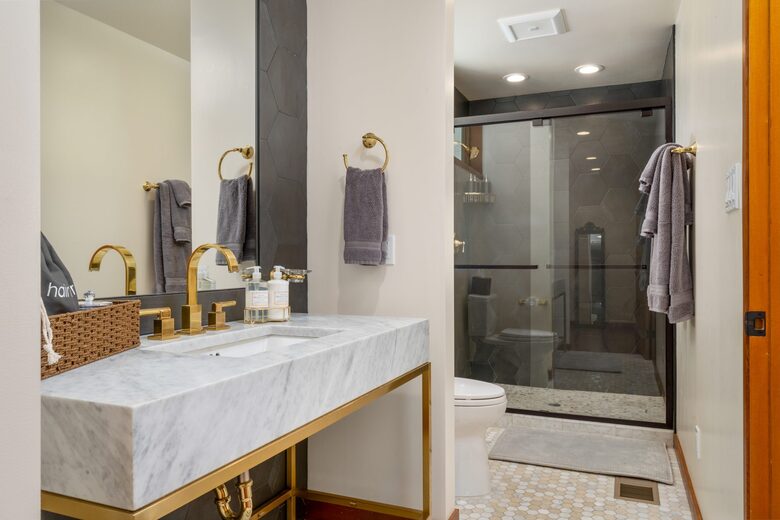 Pure Luxury: Casa Gaga Estates- Vineyard Retreat - Geyserville, California