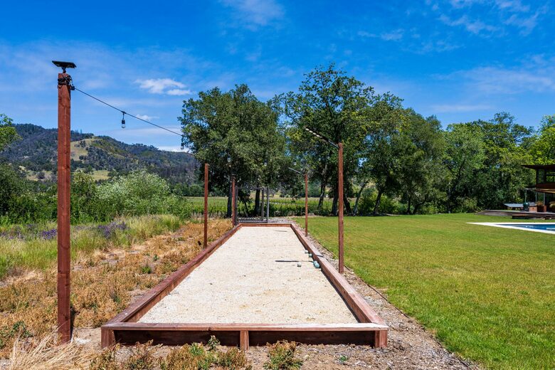 Pure Luxury: Casa Gaga Estates- Vineyard Retreat - Geyserville, California