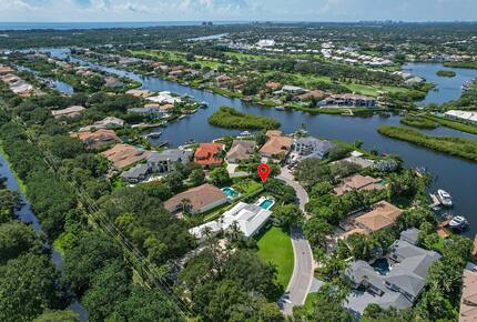 Exclusive Jupiter Sanctuary with Pool - Jupiter, Florida