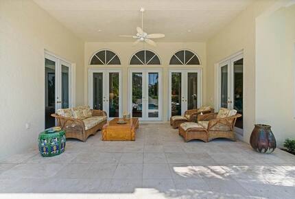 Exclusive Jupiter Sanctuary with Pool - Jupiter, Florida