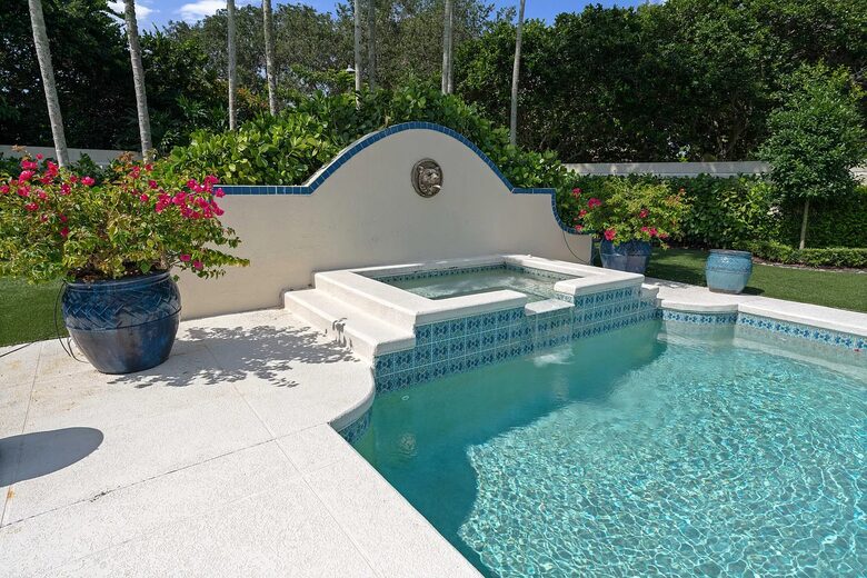 Exclusive Jupiter Sanctuary with Pool - Jupiter, Florida