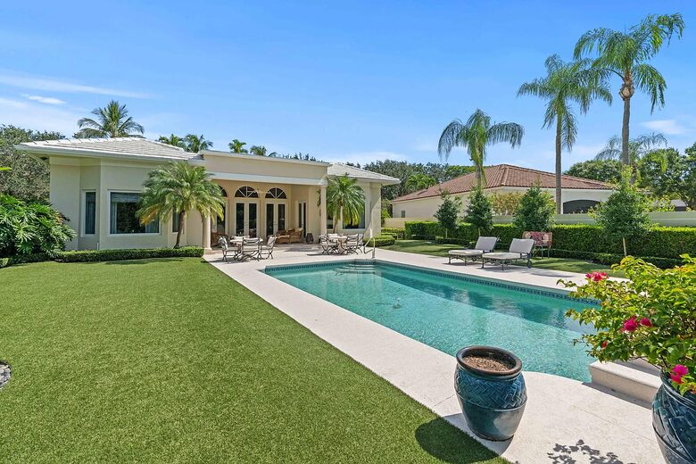 Exclusive Jupiter Sanctuary with Pool - Jupiter, Florida