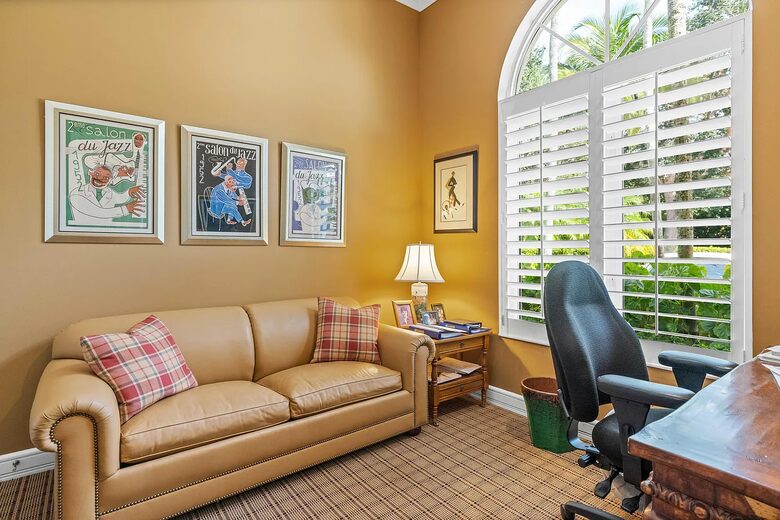 Exclusive Jupiter Sanctuary with Pool - Jupiter, Florida