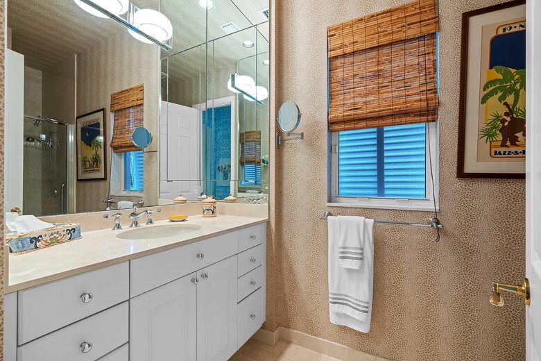 Exclusive Jupiter Sanctuary with Pool - Jupiter, Florida