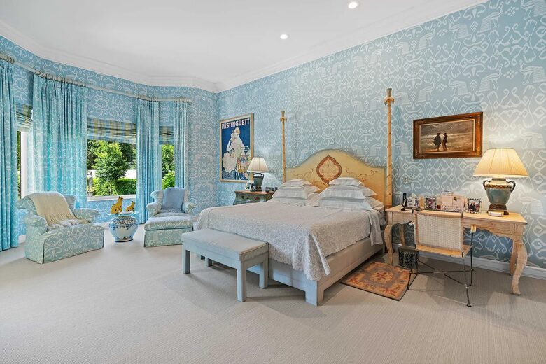 Exclusive Jupiter Sanctuary with Pool - Jupiter, Florida