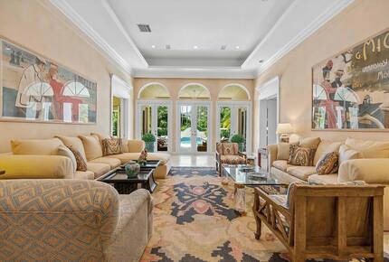 Exclusive Jupiter Sanctuary with Pool - Jupiter, Florida