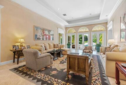 Exclusive Jupiter Sanctuary with Pool - Jupiter, Florida