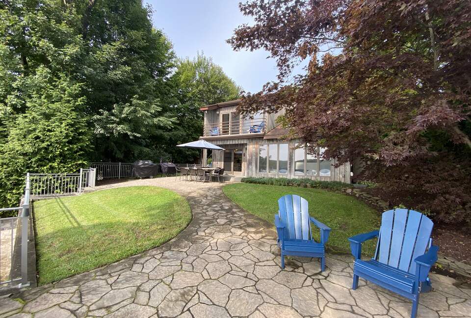 70's Glamour Lakefront Retreat - Hewitt, New Jersey