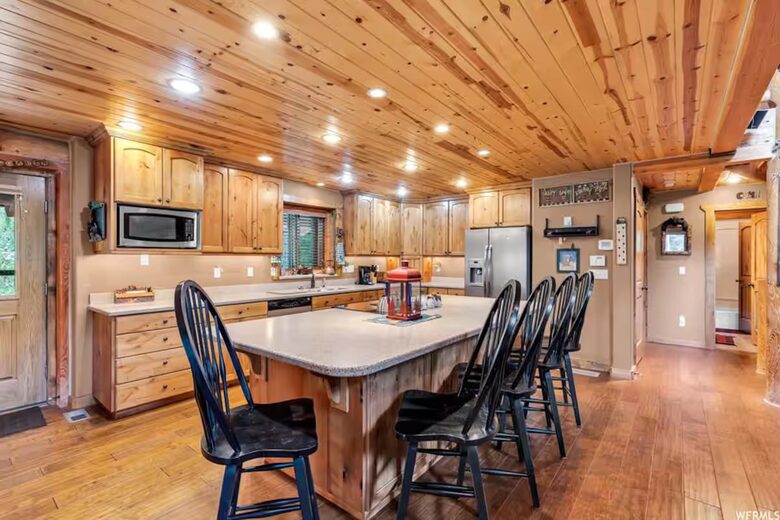 Big Bear Lodge: Spacious Escape in Tollgate Canyon near Park City - Coalville, Utah