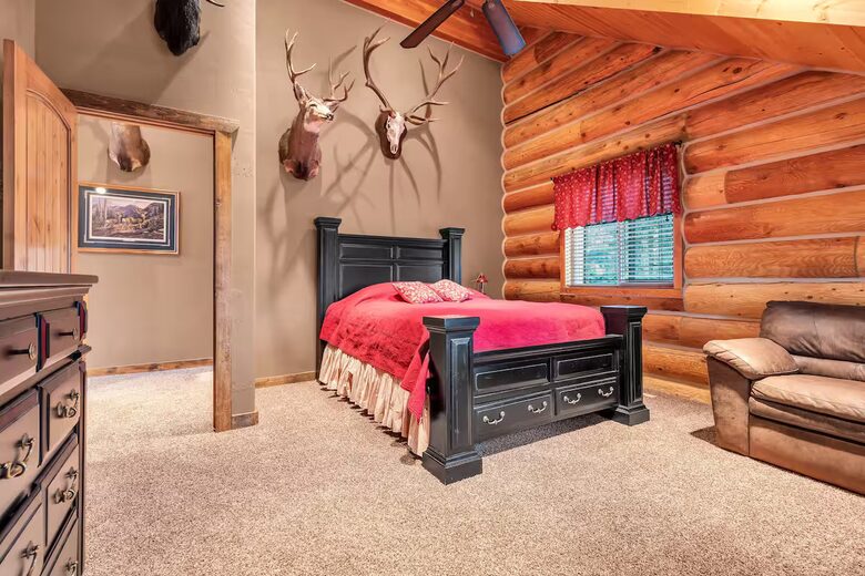 Big Bear Lodge: Spacious Escape in Tollgate Canyon near Park City - Coalville, Utah