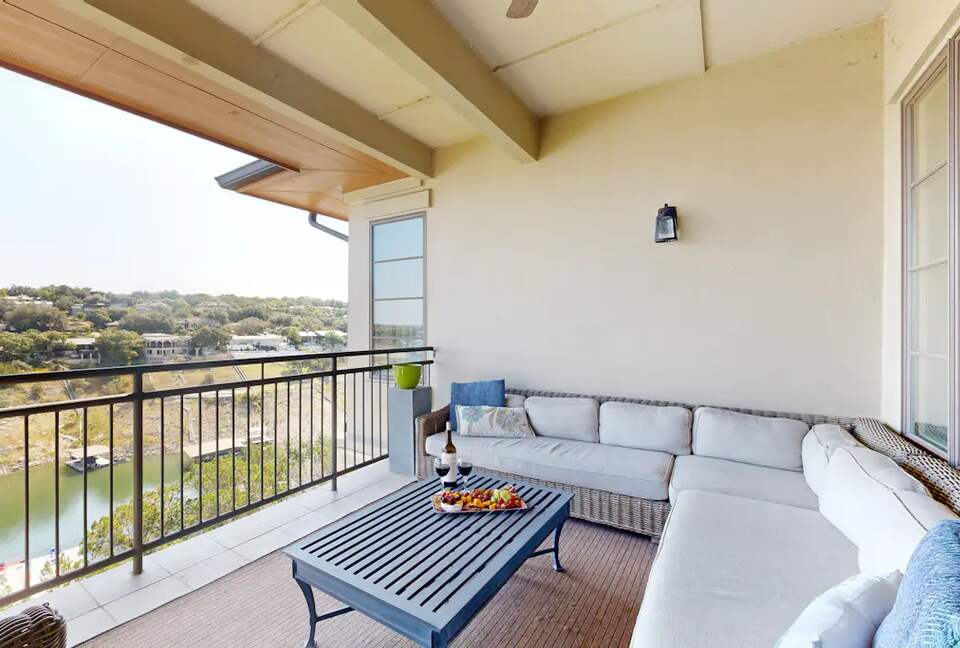 Texas Lake Luxury near Austin - Lakeway, Texas