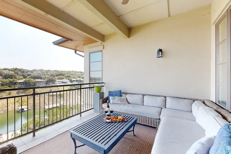 Texas Lake Luxury near Austin - Lakeway, Texas