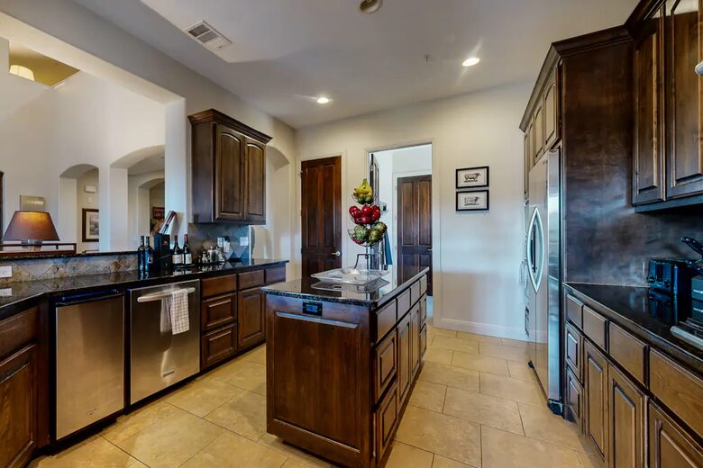 Texas Lake Luxury near Austin - Lakeway, Texas