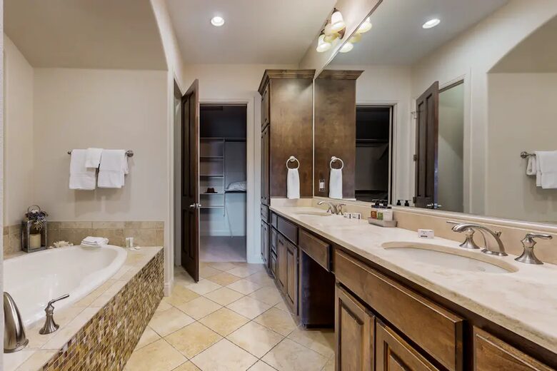 Texas Lake Luxury near Austin - Lakeway, Texas