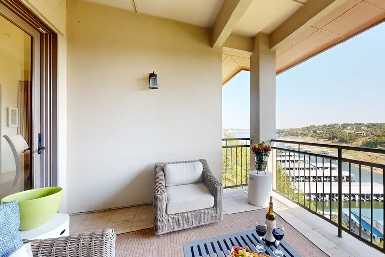 Texas Lake Luxury near Austin - Lakeway, Texas