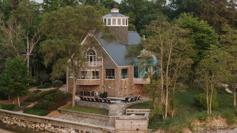Lake Michigan Lighthouse Estate - Fennville, Michigan