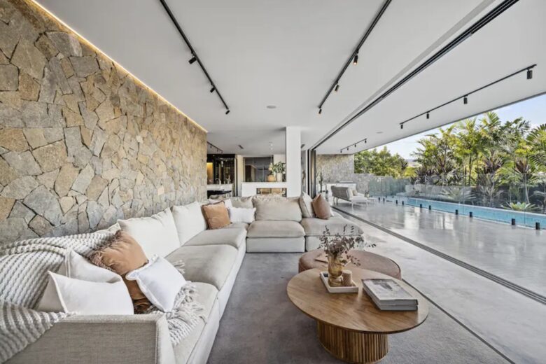 Luxury Beachside Haven | Heated Pool, Gym and Steam - Kingscliff, Australia