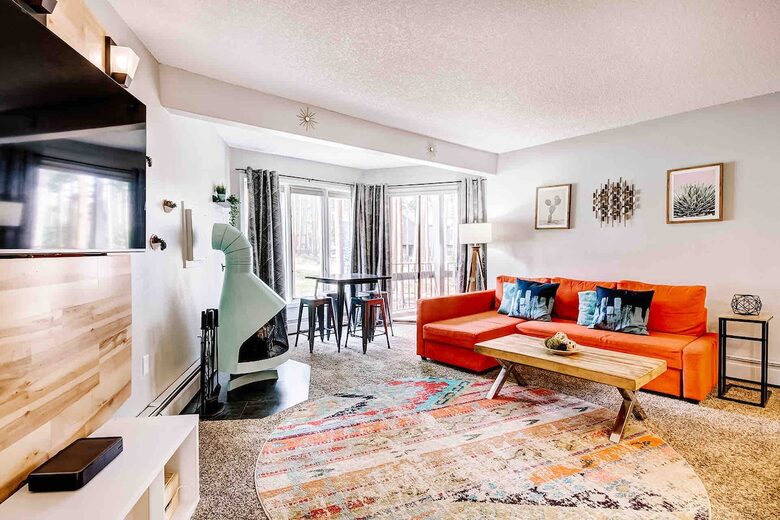 Cozy Breckenridge Condo with Mountain Views & Hot Tub Access - Breckenridge, Colorado