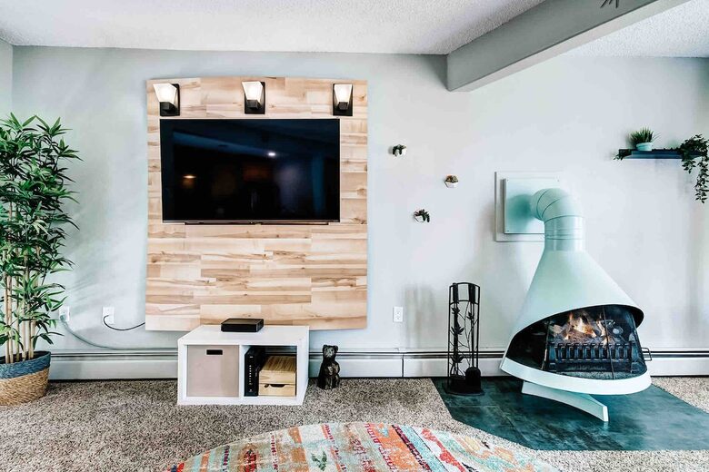 Cozy Breckenridge Condo with Mountain Views & Hot Tub Access - Breckenridge, Colorado