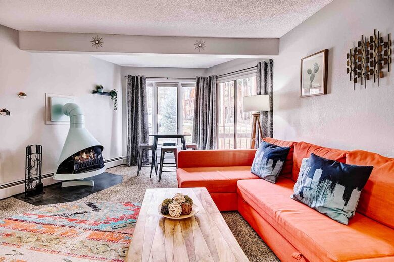 Cozy Breckenridge Condo with Mountain Views & Hot Tub Access - Breckenridge, Colorado
