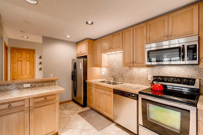 Cozy Breckenridge Condo with Mountain Views & Hot Tub Access - Breckenridge, Colorado