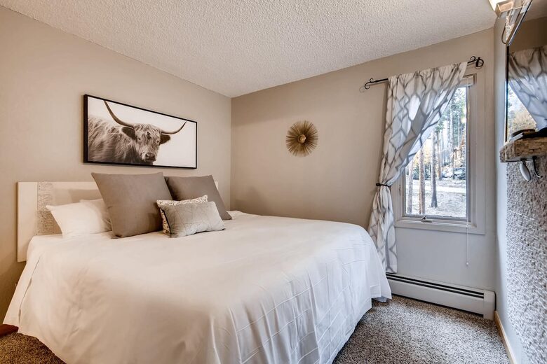 Cozy Breckenridge Condo with Mountain Views & Hot Tub Access - Breckenridge, Colorado