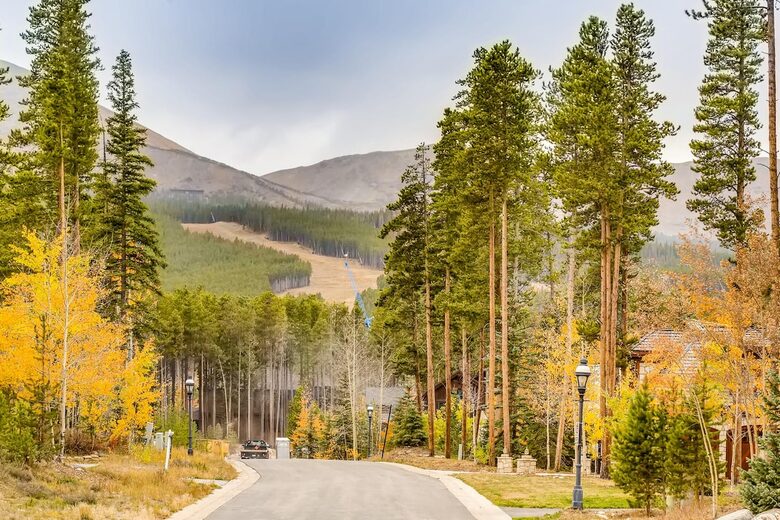 Cozy Breckenridge Condo with Mountain Views & Hot Tub Access - Breckenridge, Colorado