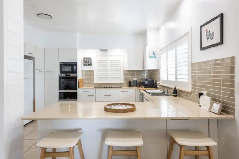 Atherstone | Large Spacious Home, Close Walk to Beaches - Yamba, Australia