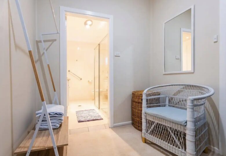 Atherstone | Large Spacious Home, Close Walk to Beaches - Yamba, Australia
