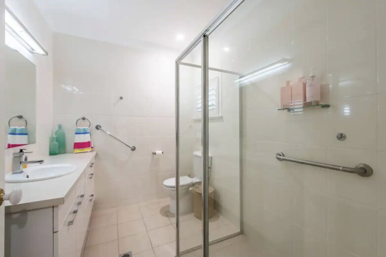 Atherstone | Large Spacious Home, Close Walk to Beaches - Yamba, Australia