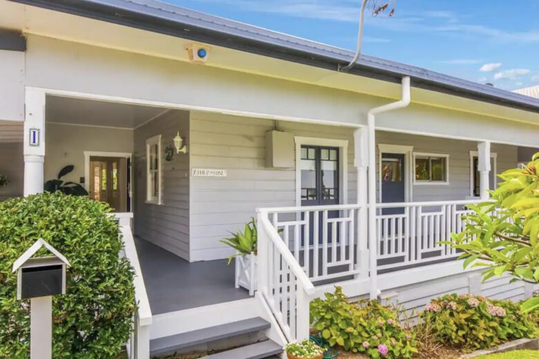 Atherstone | Large Spacious Home, Close Walk to Beaches - Yamba, Australia