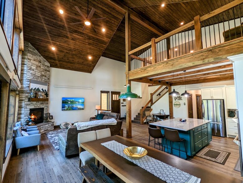 Gorgeous Cabin Getaway | Steps from Lake Cascade - Donnelly, Idaho