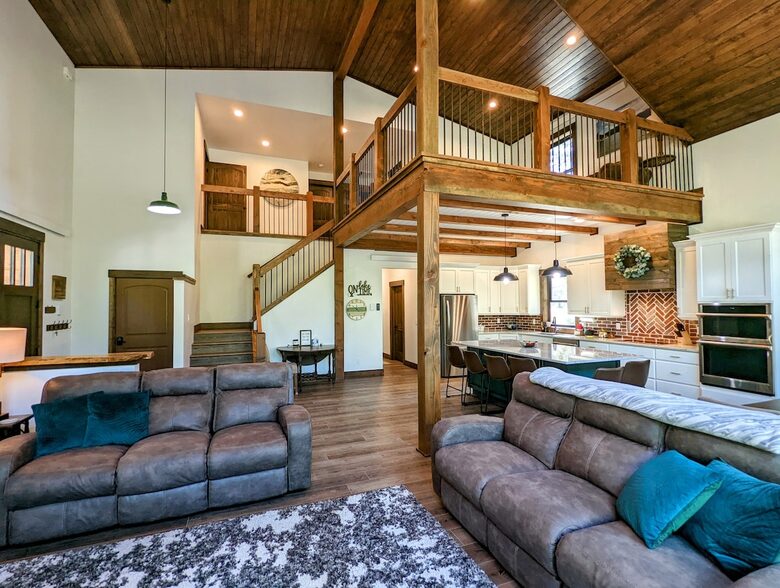 Gorgeous Cabin Getaway | Steps from Lake Cascade - Donnelly, Idaho