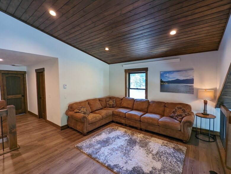 Gorgeous Cabin Getaway | Steps from Lake Cascade - Donnelly, Idaho