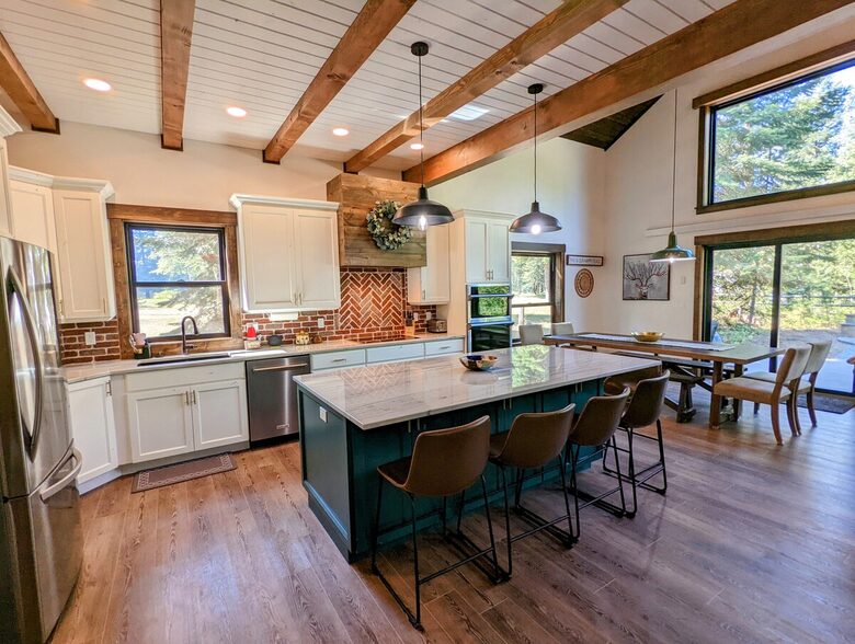 Gorgeous Cabin Getaway | Steps from Lake Cascade - Donnelly, Idaho