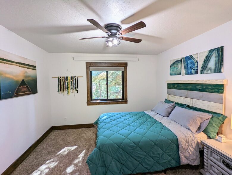 Gorgeous Cabin Getaway | Steps from Lake Cascade - Donnelly, Idaho