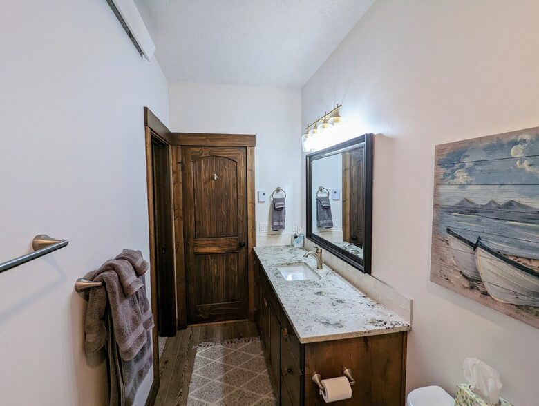 Gorgeous Cabin Getaway | Steps from Lake Cascade - Donnelly, Idaho