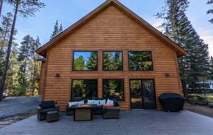 Gorgeous Cabin Getaway | Steps from Lake Cascade - Donnelly, Idaho