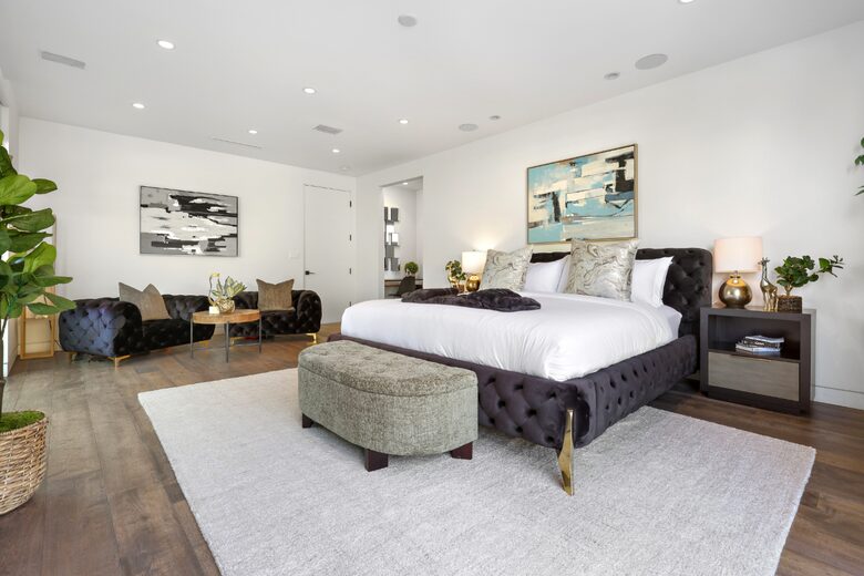 Lavish LA Modern - Franklin Hills - Los Angeles, California