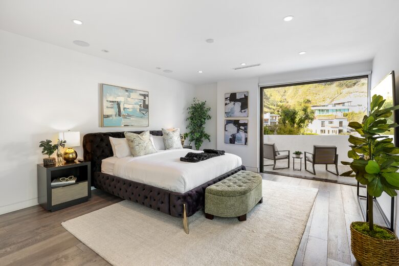 Lavish LA Modern - Franklin Hills - Los Angeles, California