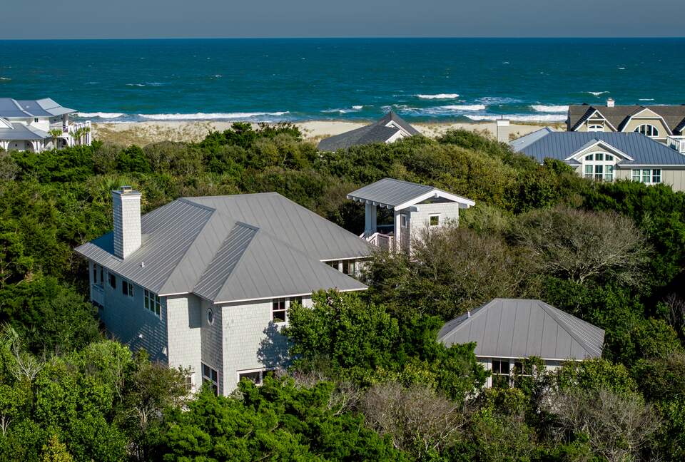 Exterior Proximity to East Beach