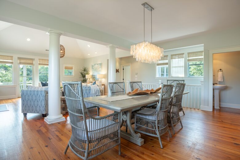 2nd Floor Dining Area. Extra Leaf to extend table to hold 10