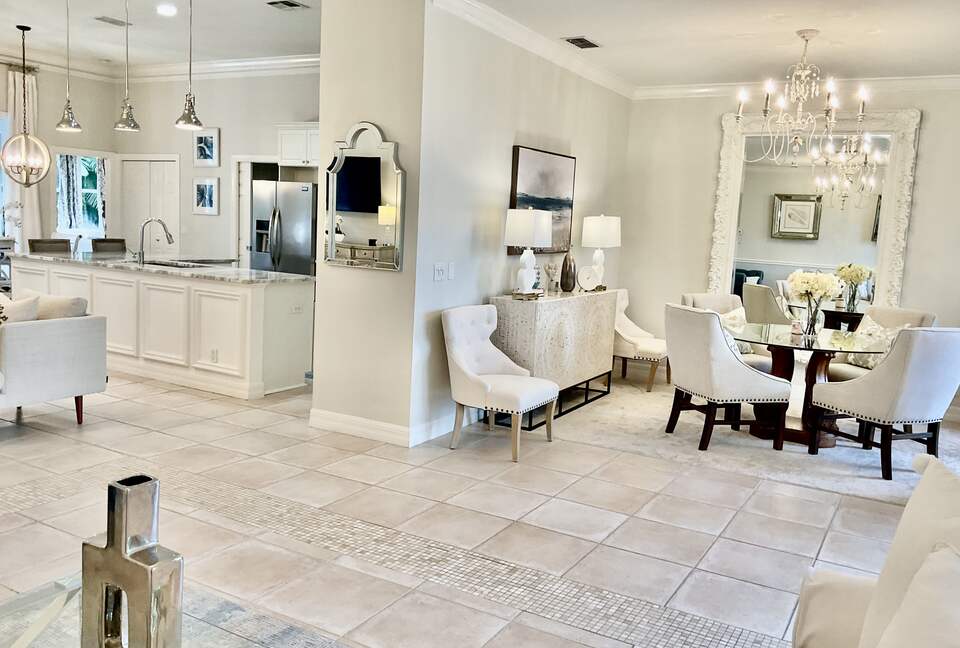 Exquisite Designer’s Home in a Prestigious Gated Community - Naples, Florida