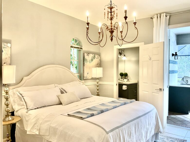 Exquisite Designer’s Home in a Prestigious Gated Community - Naples, Florida